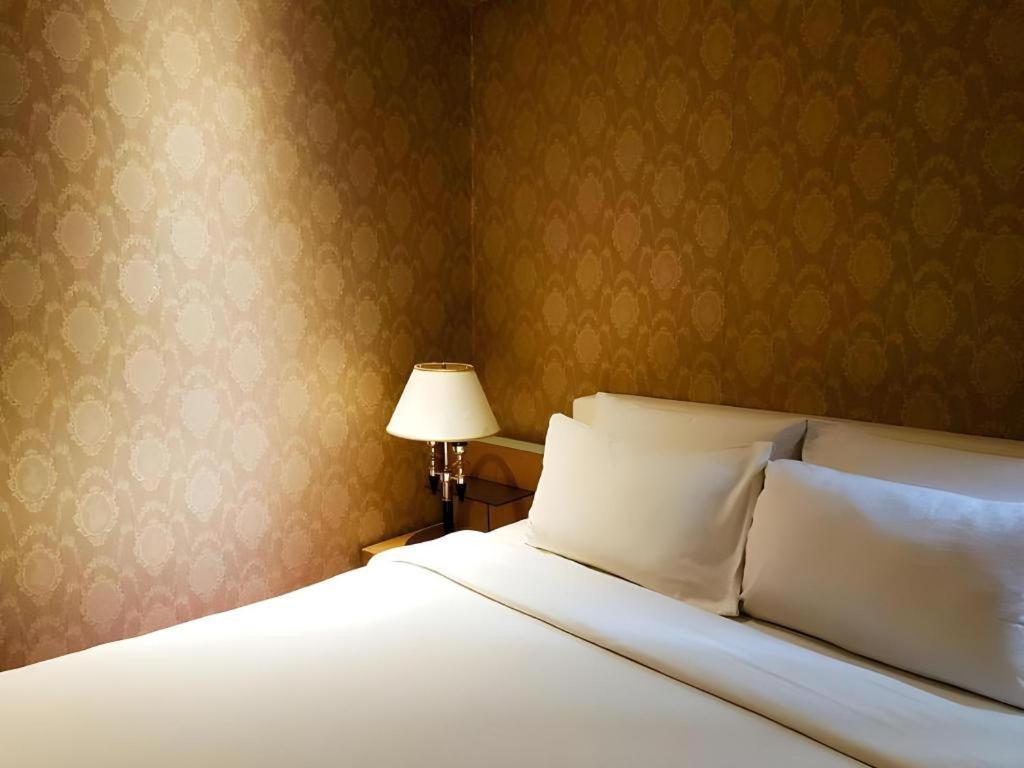 The White Hotel 8A Thai Van Lung Ho Şi Min Dış mekan fotoğraf