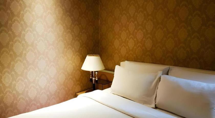The White Hotel 8A Thai Van Lung Ho Şi Min Dış mekan fotoğraf