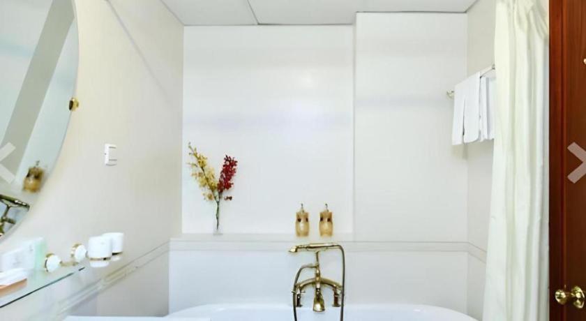 The White Hotel 8A Thai Van Lung Ho Şi Min Dış mekan fotoğraf